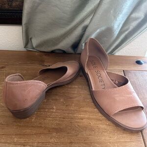 Sole Society tan low heel sandals size 8